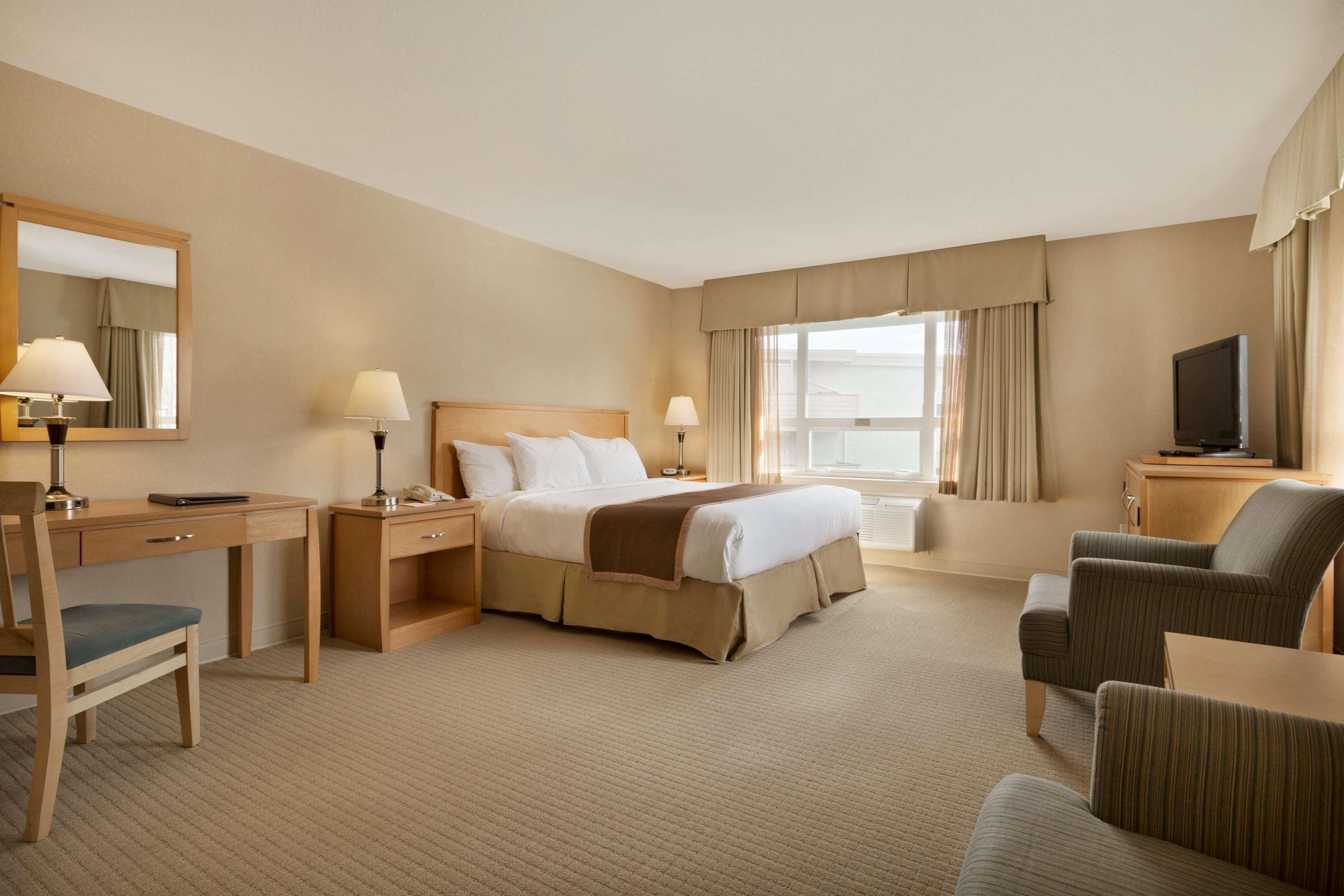 Ramada By Wyndham Nanaimo Hotel Buitenkant foto